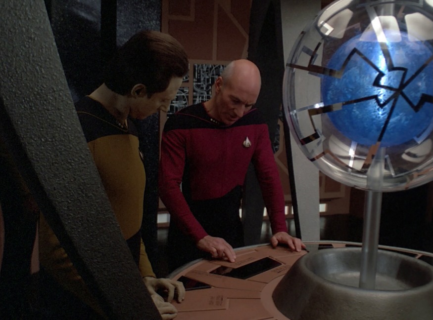 Picard and Data having fun on Iconia
